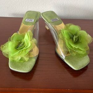 Vintage mule with nylon flower, lime and clear heavy plastic; rarely worn